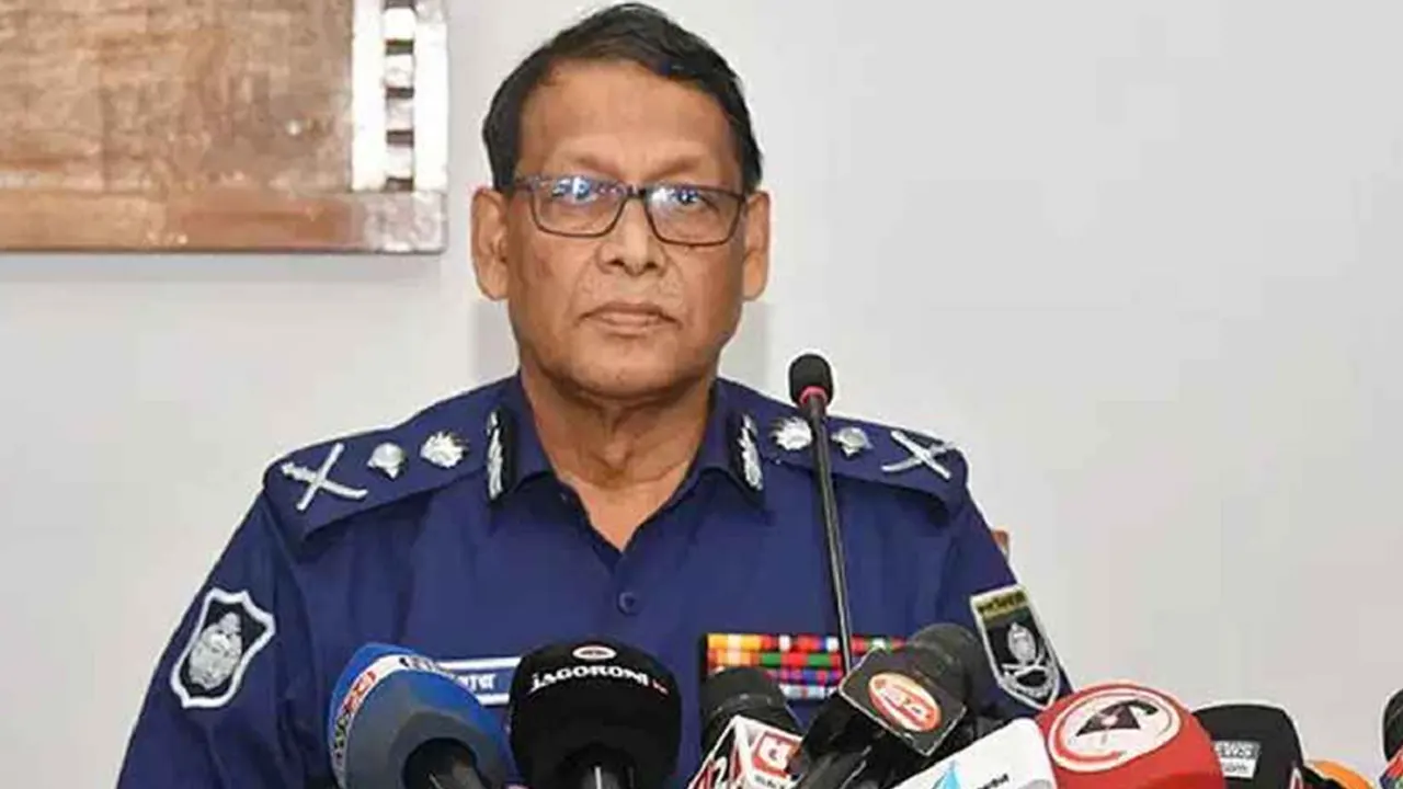 ১১ দিনের বিশেষ সতর্কতার নির্দেশনার বিষয়ে জানা নেই : আইজিপি ১১ দিনের বিশেষ সতর্কতার নির্দেশনার বিষয়ে জানা নেই : আইজিপি