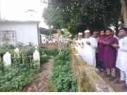 আ’লীগ নেতার কবর জিয়ারত করলেন জামায়াত প্রার্থী