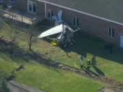 বিমানবন্দরে অবতরণের সময় নিয়ন্ত্রণ হারিয়ে বিমান বিধ্বস্ত