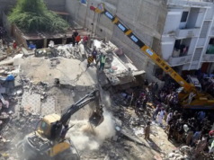 পাশাপাশি ২ ভবন ধসে নি’হত ১৯