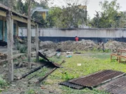 ছাত্রাবাসের টিন খুলে বিক্রি করলেন ছাত্রদল নেতা!