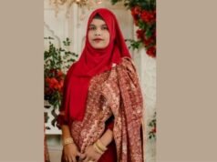 স্ত্রীর ফাঁস নেওয়ার ভিডিও মোবাইলে ধারণ করেন স্বামী!