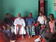 শটগান হাতে অসুস্থ কর্মীকে দেখতে গেলেন বিএনপি নেতা