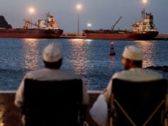 হরমুজ প্রণালি ব্যবহারের জন্য ‘টোল নেবে’ যে দুই দেশ