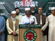 ফলাফল শিটে সই নিয়ে এজেন্টদের বের করে দেওয়া হচ্ছে: পরওয়ার