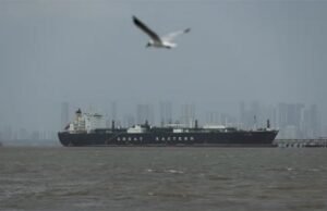 ইতিহাসের সর্বোচ্চ দামে তেল