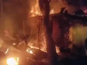 চাঁদাবাজির প্রতিবাদ করায় ছাত্রদল নেতার বাড়িতে আগুন