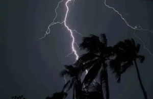 রাতে ৬০ কিলোমিটার বেগে ঝড় হতে পারে যেসব অঞ্চলে