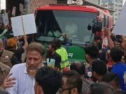 প্রধানমন্ত্রীর গাড়িবহর থামিয়ে বিএনপি নেতার মুক্তি দাবি