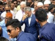 ব্যানারে তারেক রহমানের ছবি না থাকায় ৪৫ মিনিট অবরুদ্ধ মন্ত্রী