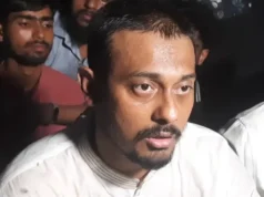 হঠাৎ চোখে অন্ধকার দেখতে শুরু করি: নাসীরুদ্দীন পাটওয়ারী