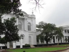 আমরা রাজি না হলে পাশের থানা থেকে পুলিশ আনিয়ে ক্রসফায়ার দেন এসপি