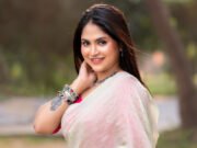 আমাকে রীতিমতো অন্তর্বাস খুলে দেখাতে হয়েছে
