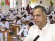 পরীক্ষার হলে ঘাড় ঘোরাতে দেয় না, এটা কি আন্দোলনের বিষয় হলো?