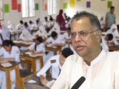 পরীক্ষার হলে ঘাড় ঘোরাতে দেয় না, এটা কি আন্দোলনের বিষয় হলো?
