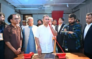 লাল টেলিফোনে শেখ হাসিনার কল রেকর্ড শুনলেন প্রধানমন্ত্রী