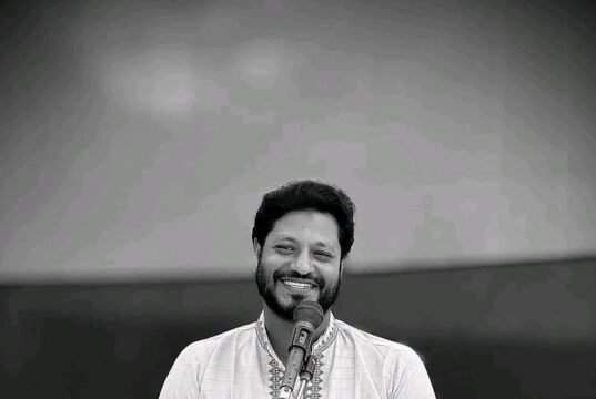 হাসিনা আমলে বারবার কারানির্যাতনের কারণে বিরক্ত হয়ে স্ত্রী তাঁকে ছেড়ে চলে যান
