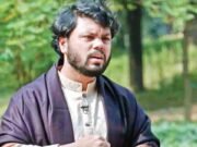 বাবার ছবিতে চুমু খায়, ‘আব্বা’ ডাকতে পারে হাদির ছেলে