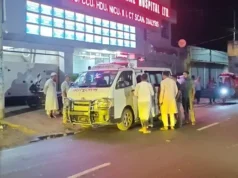 ‘জিনের নির্দেশে’ দাফনের ১২ ঘণ্টা পর কবর থেকে মায়ের মরদেহ উত্তোলন করলো সন্তানেরা