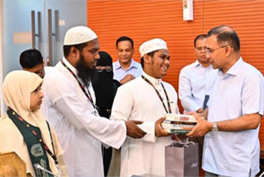 হাফেজদের হাতে সমকামিতার বই: সুষ্ঠু তদন্ত ও শাস্তির দাবি
