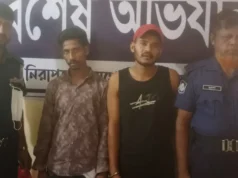 যুবদল নেতার নেতৃত্বে ৪ ট্রাক মুরগির বিষ্ঠা লুট, গ্রেপ্তার ২