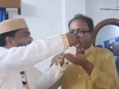 জয়ের পর জামায়াত প্রার্থীর বাসায় ফুল নিয়ে মির্জা ফয়সল