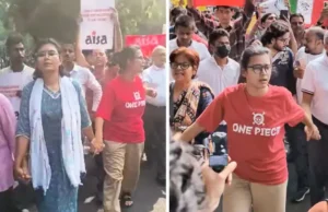 ব্যারিকেড সরিয়ে এগোচ্ছে মিছিল, থমথমে দিল্লি