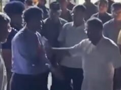 প্রধানমন্ত্রীকে জড়িয়ে ধরতে তেল মারতে গিয়ে ওএসডি হলেন বিভাগীয় কমিশনার