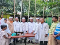 বিএনপি নেতার বিধবা স্ত্রীকে জামায়াতের সেলাই মেশিন উপহার